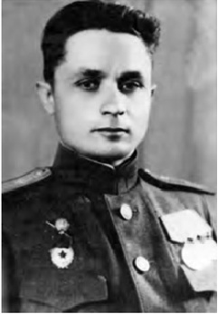 Санаров Иосиф Ефимович (1911-2001). В военной авиации он служил с ноября 1936 года после окончания Сталинградского училища военных летчиков.
